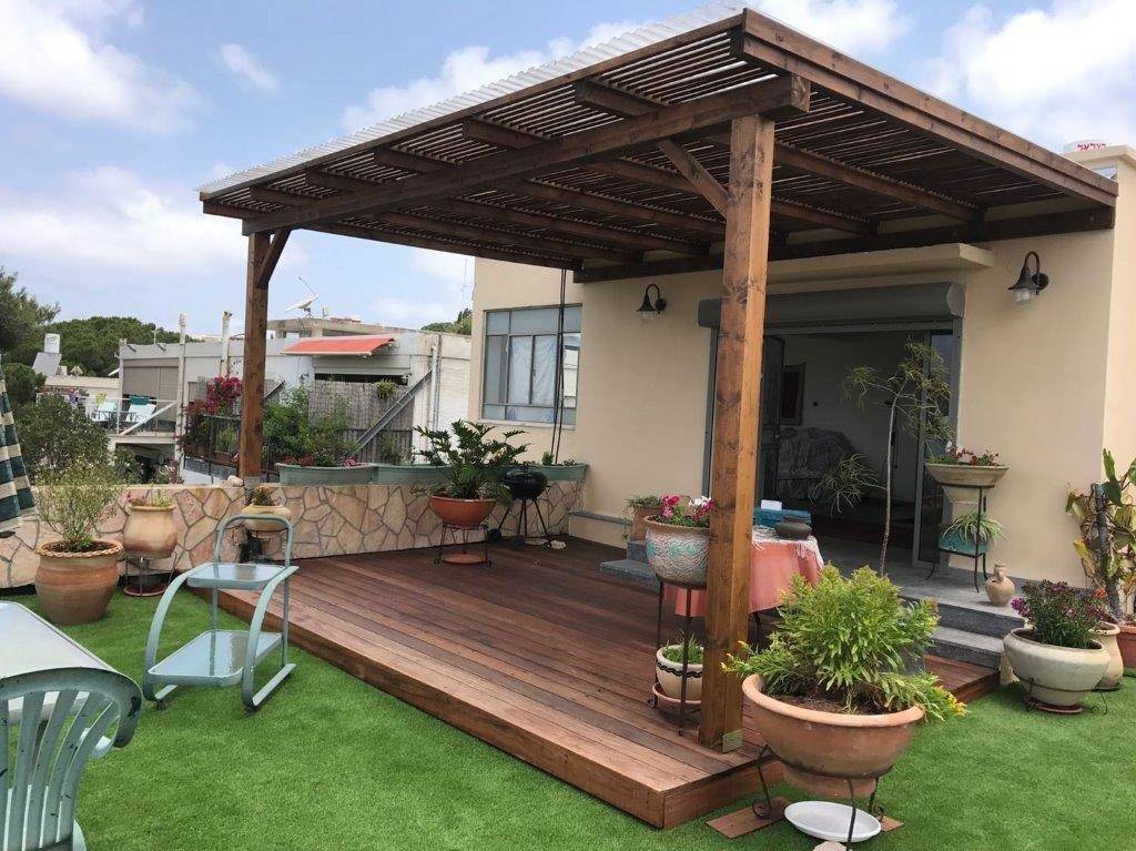 דק קומרו
