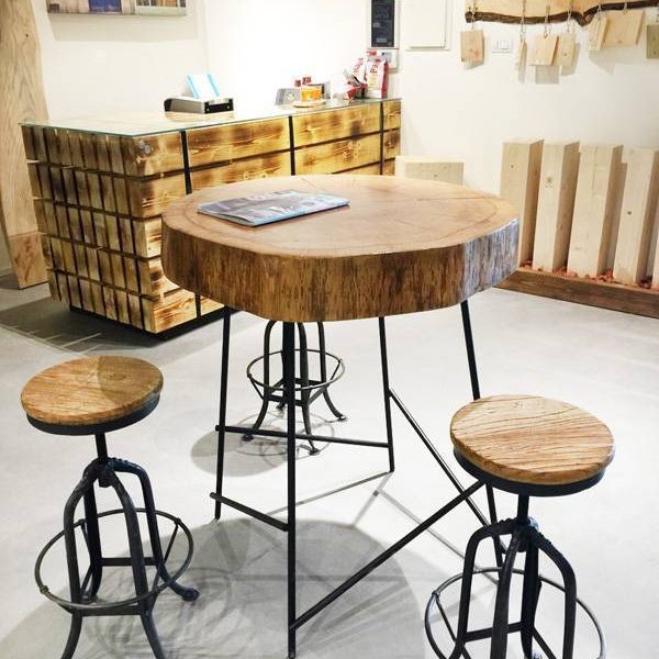 שולחן מעץ טבעי, ריהוט מעץ טבעי, ריהוט עץ, שולחן עץ מלא